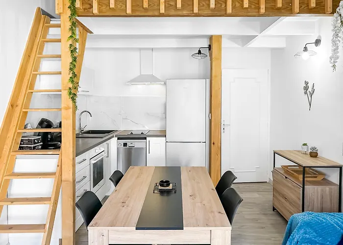Maison Charmante Clim Et Balcon En Centre Holiday home