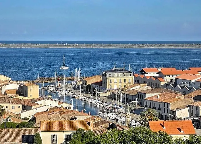 Holiday home Maison Charmante Clim Et Balcon En Centre